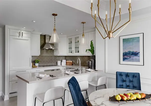 15 Stollery Pond CRES #511, Markham, ON L6C 0Y4