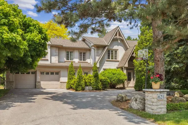 621 North Shore BLVD E, Burlington, ON L7T 1X4