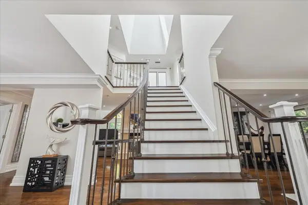 621 North Shore BLVD E, Burlington, ON L7T 1X4