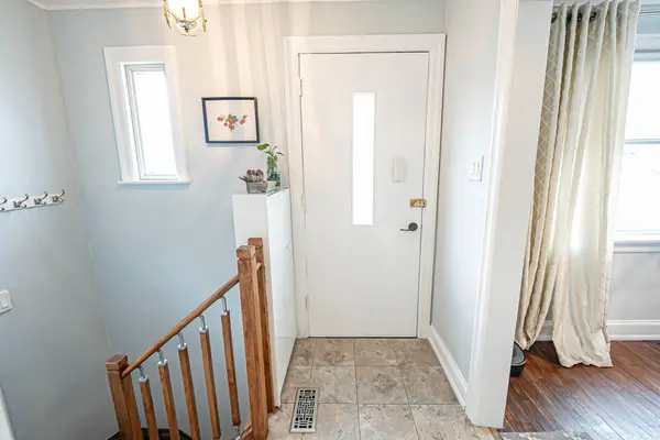 2113 Keele ST, Toronto W04, ON M6M 3Z3