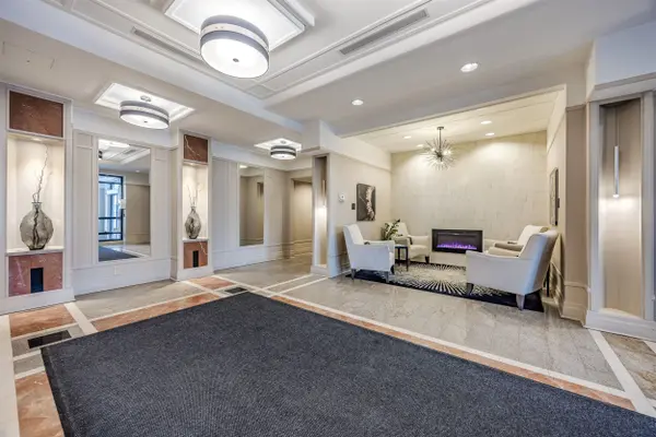 2 Aberfoyle CRES #1006, Toronto W08, ON M8X 2Z8