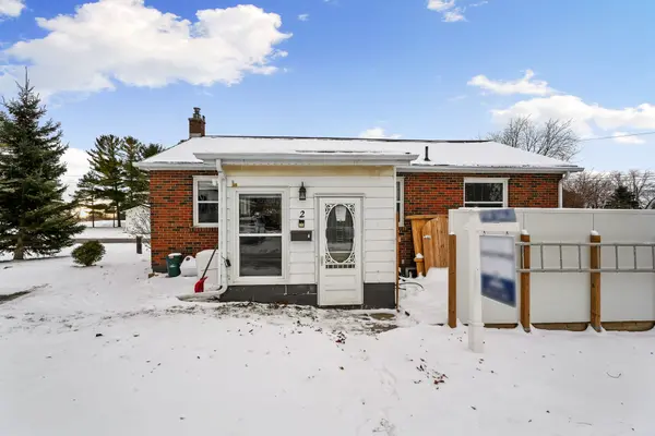 2 Park LN, Hamilton Township, ON K9A 0X9