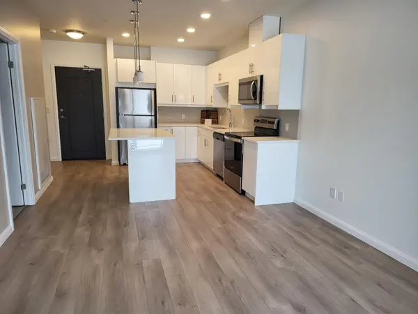 144 Watson RD #607, Guelph, ON N1E 0S4