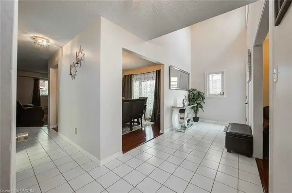 333 Brigade DR, Hamilton, ON L9B 2G1