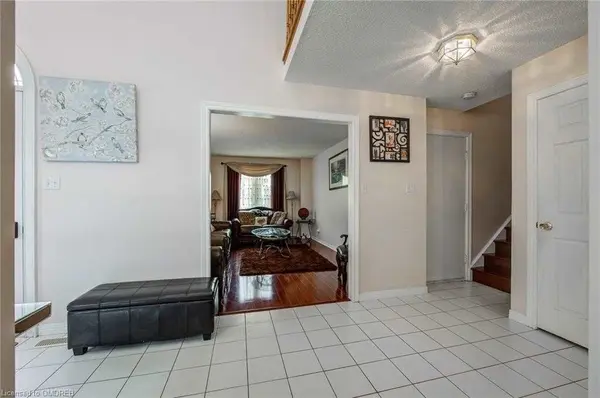 333 Brigade DR, Hamilton, ON L9B 2G1