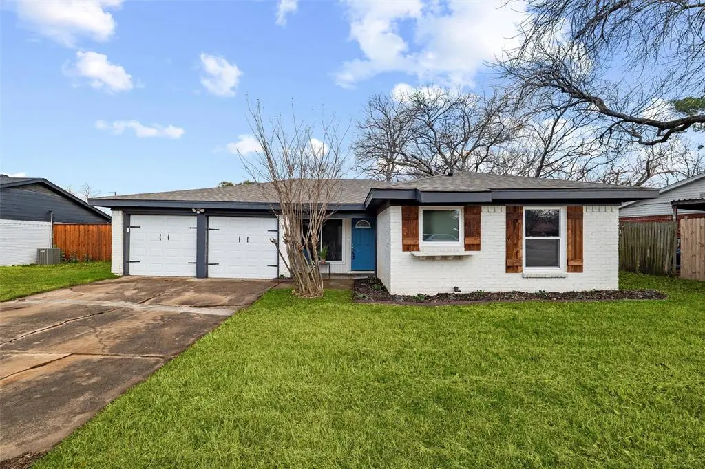 1311 Coke Drive, Arlington, TX 76010