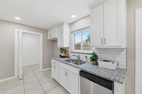 1311 Coke Drive, Arlington, TX 76010