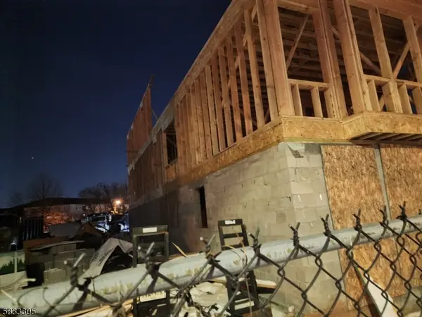 28-30 Garibaldi Ave, Newark City, NJ 07114