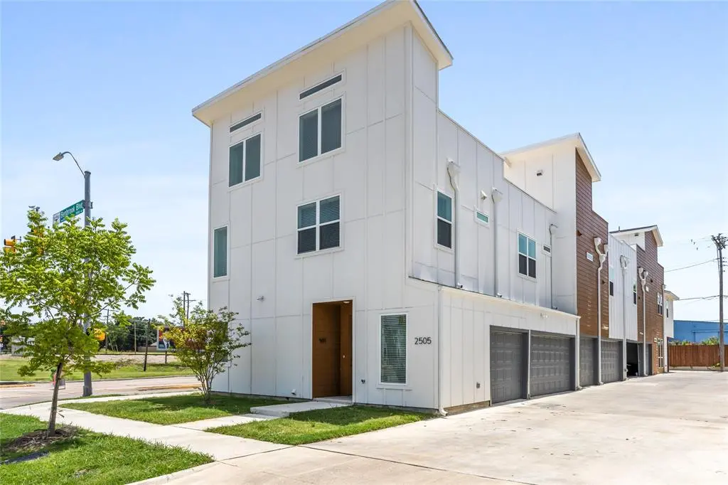 2505 Benbrook Boulevard #503, Fort Worth, TX 76109