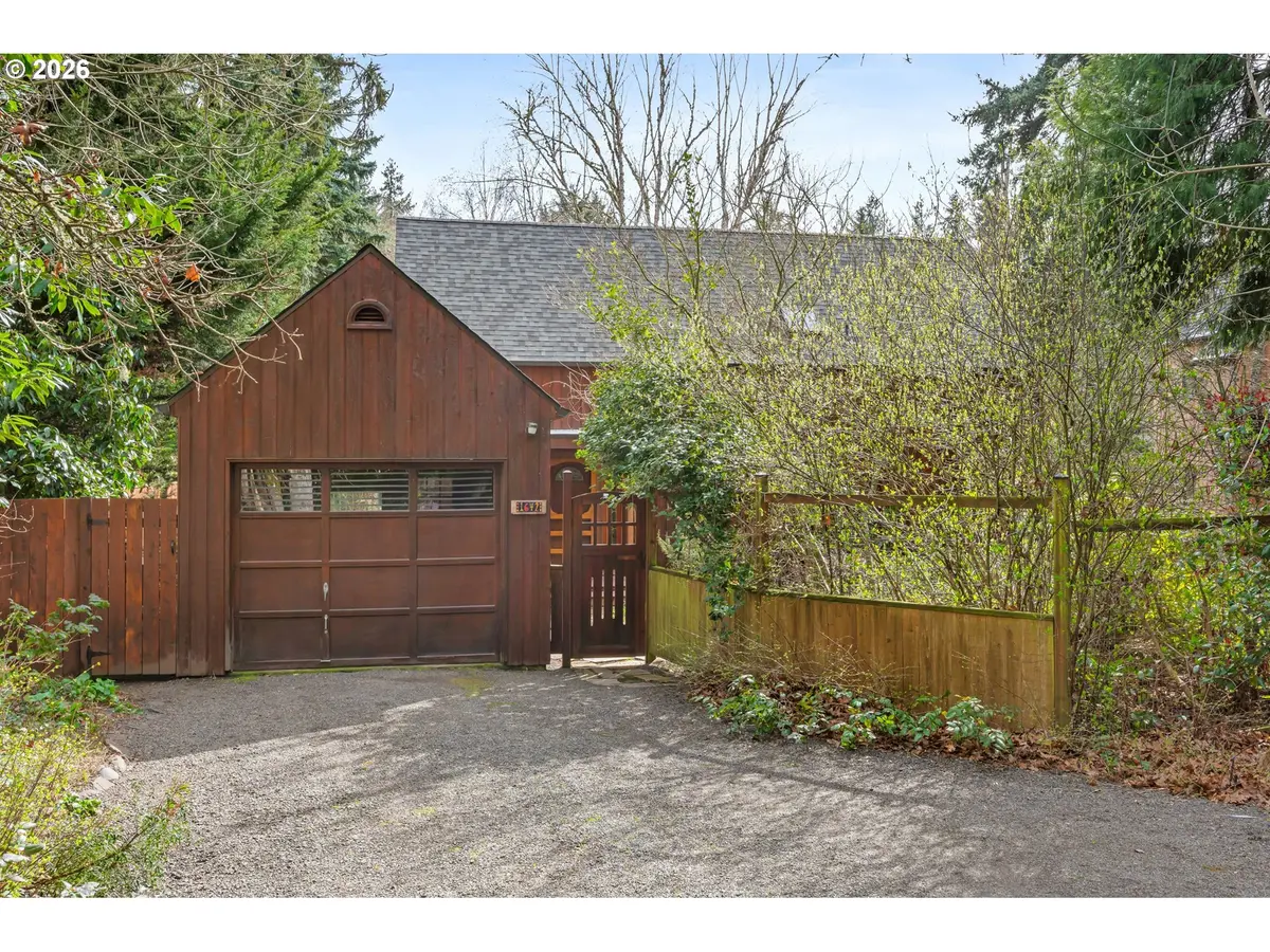 1642 E 43RD AVE, Eugene, OR 97405