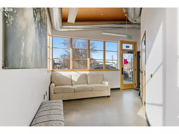 544 SW 4TH ST, Redmond, OR 97756