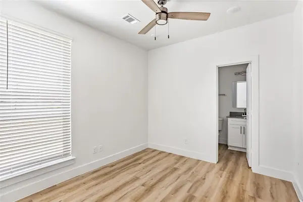 2505 Benbrook Boulevard #503, Fort Worth, TX 76109