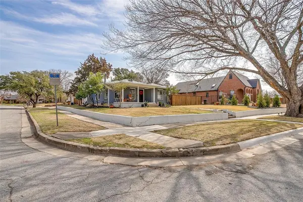 Fort Worth, TX 76110,3033 6th Avenue