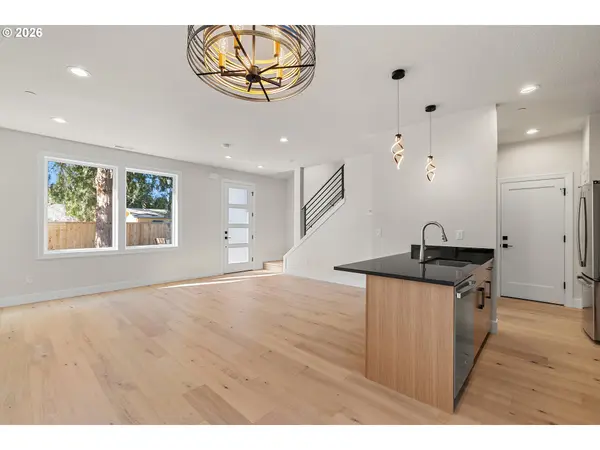 6904 SE Brooklyn ST, Portland, OR 97206