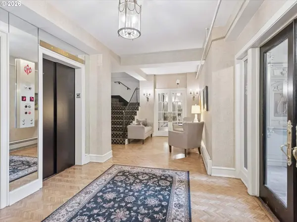 1209 SW 6TH AVE #701, Portland, OR 97204