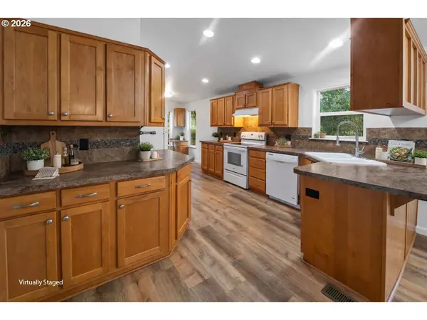 35134 LABRADOR LN, Astoria, OR 97103