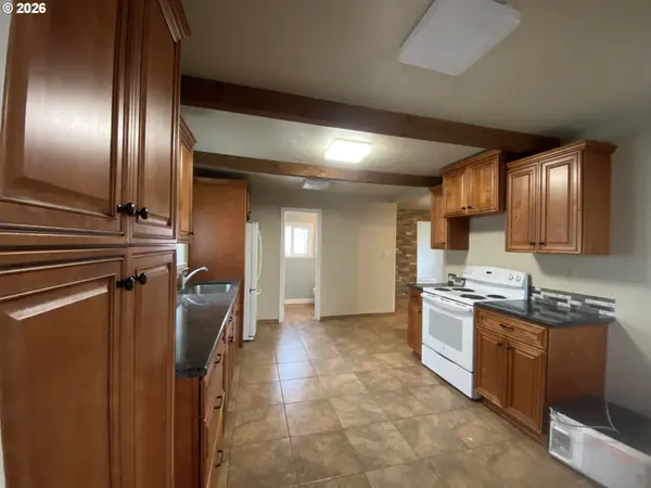 20446 ABIQUA RD, Scotts Mills, OR 97375