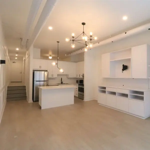 766 King ST #203, Toronto C01, ON M5V 1N6