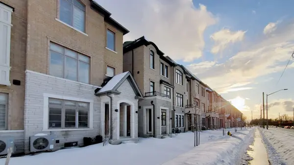 58 De La Roche DR, Vaughan, ON L4H 5G4