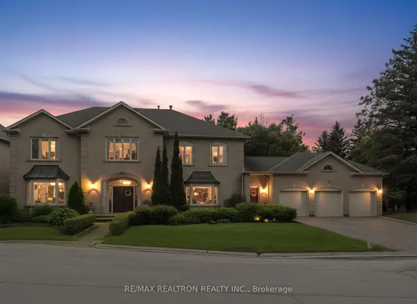 12 Moodie DR, Richmond Hill, ON L4C 8C9