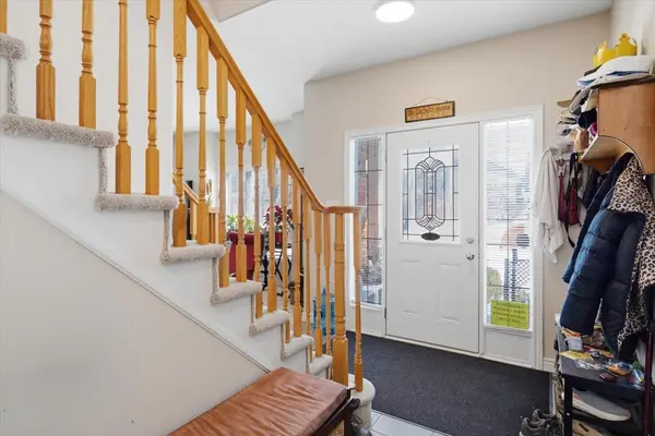 19 Chamberlain CRES, Collingwood, ON L9Y 0E3