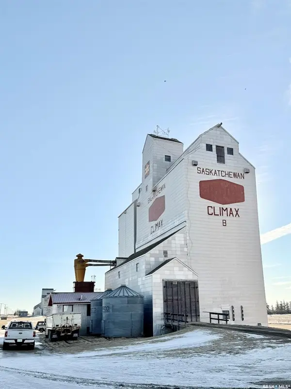 132 1st AVENUE W, Climax, SK S0N 0N0