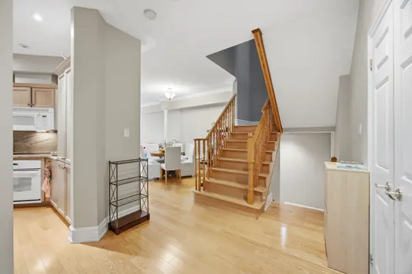 2000 The Collegeway N/A #35, Mississauga, ON L5L 5Y9