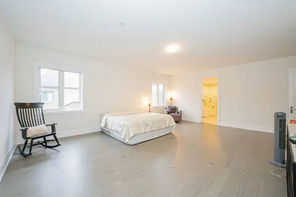 1217 Ironbridge RD, Oakville, ON L6M 5M5