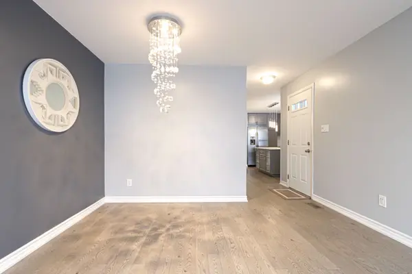 1601 Sandgate CRES, Mississauga, ON L5J 2E3