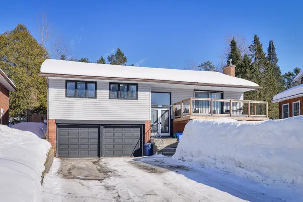 240 Oriole CRES, Gravenhurst, ON P1P 1C6