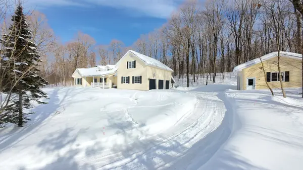 31 Deerfoot TRL, Huntsville, ON P1H 0A6