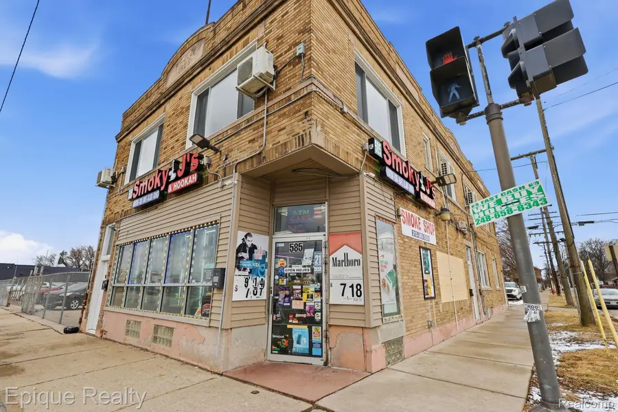 585 Southfield RD, Lincoln Park, MI 48146