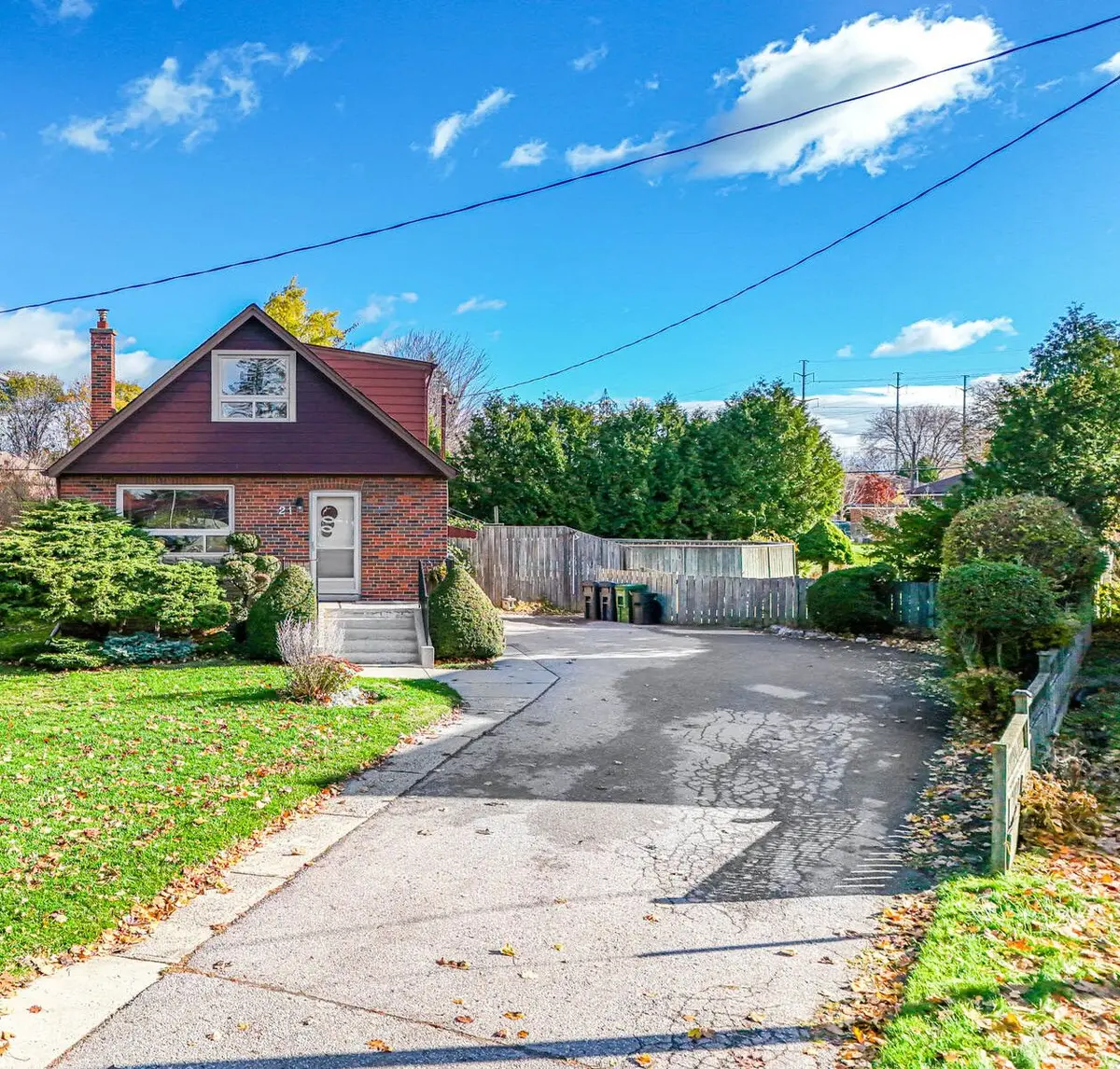 21 Tripp CRES, Toronto E04, ON M1P 1B4