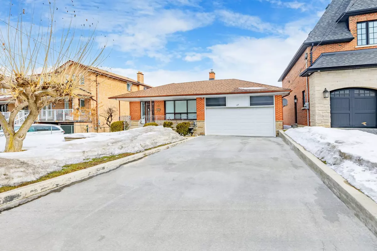 Toronto W04, ON M6L 2K8,167 Cornelius Pkwy