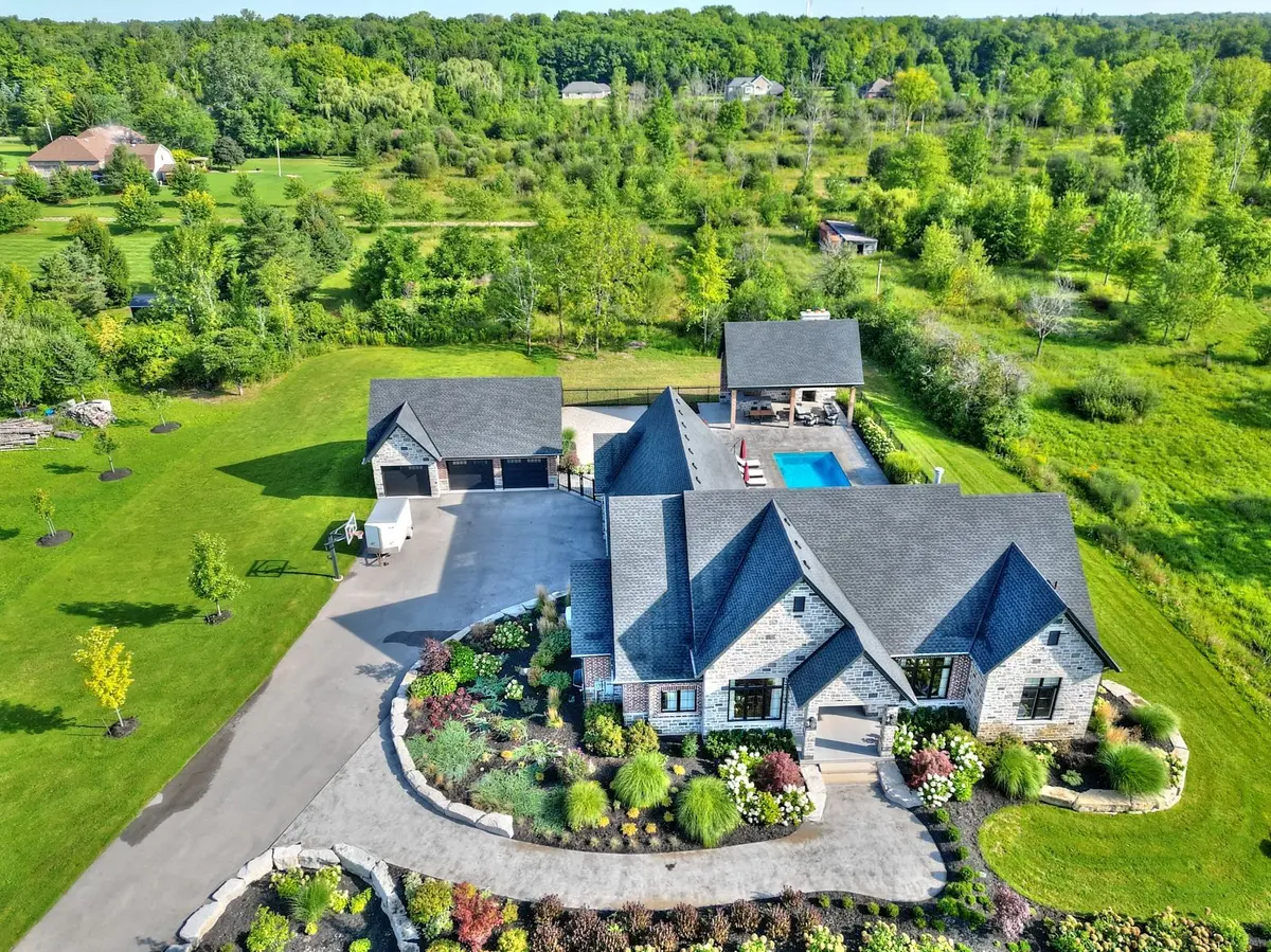 1716 Rebecca ST, Fort Erie, ON L2A 5M4