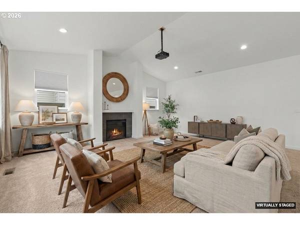 1320 N Broadway ST, Estacada, OR 97023