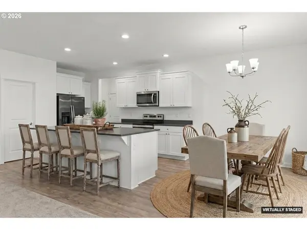 1320 N Broadway ST, Estacada, OR 97023