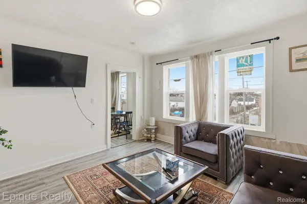 585 Southfield RD, Lincoln Park, MI 48146