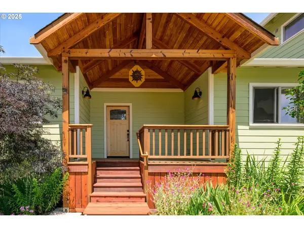 37381 RIVERSIDE DR, Pleasant Hill, OR 97455