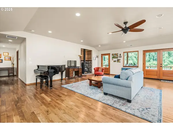 37381 RIVERSIDE DR, Pleasant Hill, OR 97455