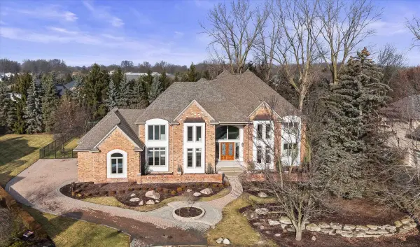 19790 Westchester DR, Clinton Twp, MI 48038