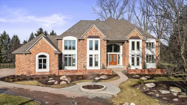 19790 Westchester DR, Clinton Twp, MI 48038