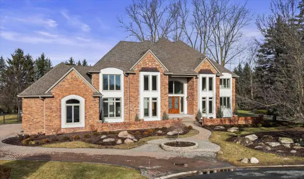 19790 Westchester DR, Clinton Twp, MI 48038