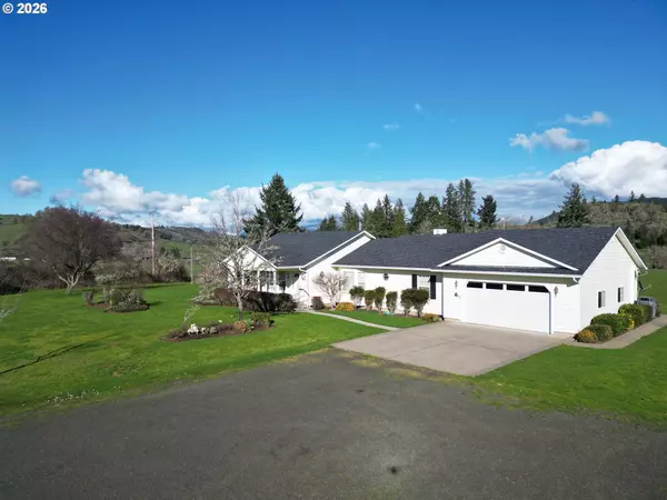 Roseburg, OR 97470,221 FOSTER LN