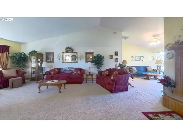 221 FOSTER LN, Roseburg, OR 97470