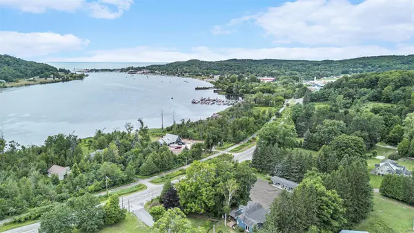 519 Lake ST, Crystal Lake Twp, MI 49635