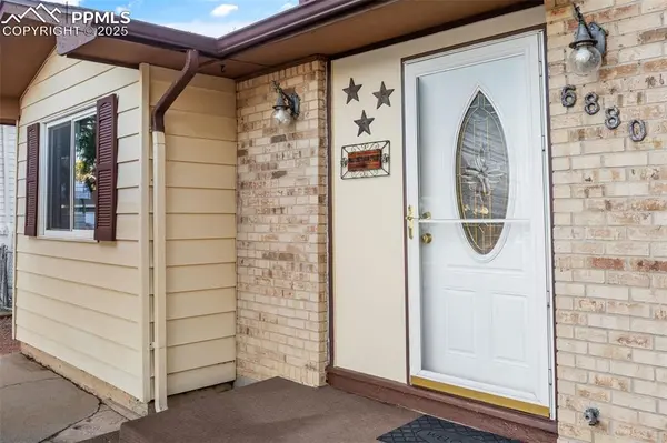 6880 Snead ST, Colorado Springs, CO 80911