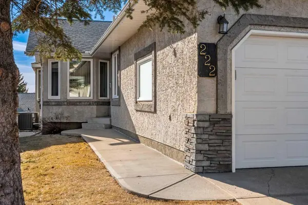222 Arbour Cliff Close NW, Calgary, AB T3G 3W7