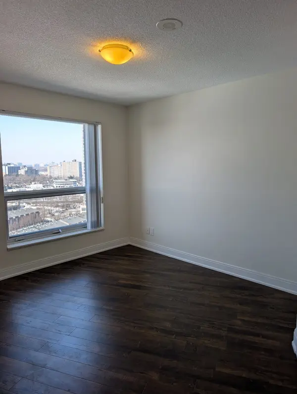 135 Village Green SQ #1622, Toronto E07, ON M1S 0G4