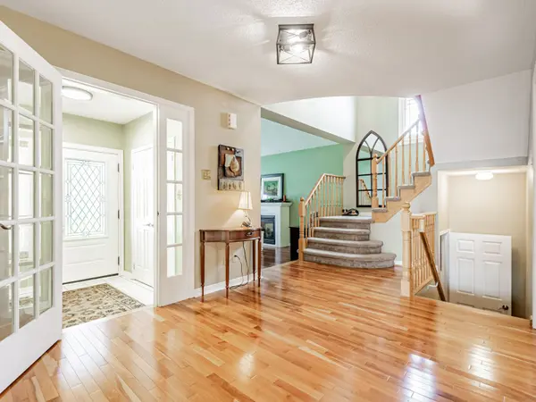 49 Rothean DR, Whitby, ON L1P 1L5